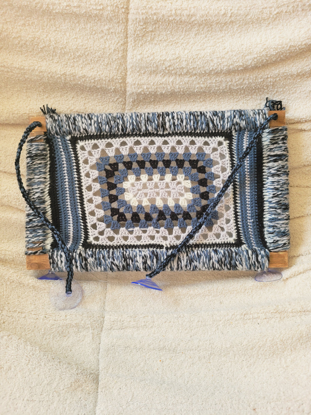 Hamac fenêtre chat modèle "Blueberry"